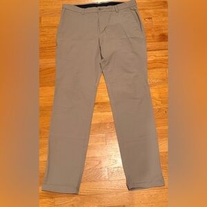 Vineyard Vines On The Go Golf Pants Beige Performance Stretch Mens Size 34 x 34